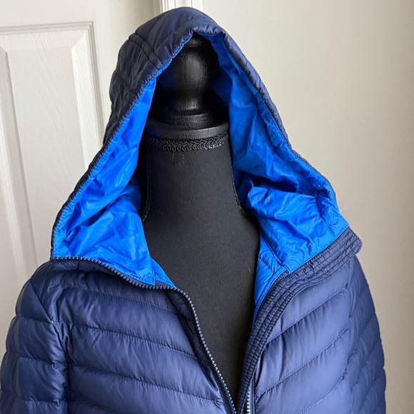 Lands End Women's Blue Hooded lightweight foldable Puffer Coat - Picture 3 of 7